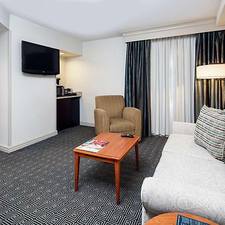 Hilton New York Jfk Airport Hotel Екстериор снимка