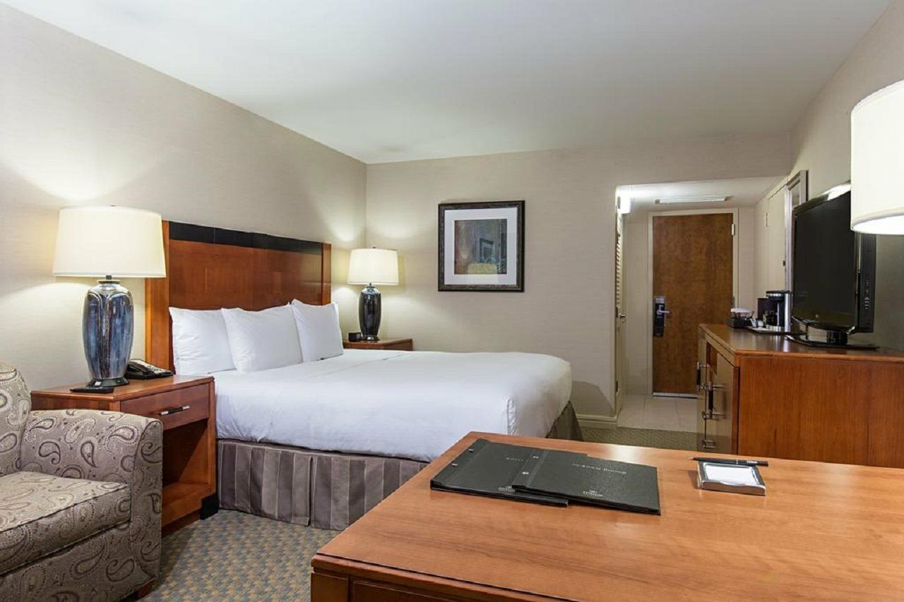 Hilton New York Jfk Airport Hotel Екстериор снимка